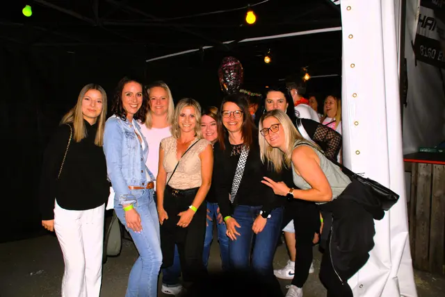 Eine  legendäre   Festnacht  im  Zelt wurde  in  Rollsdorf  feucht- fröhlich  gefeiert 