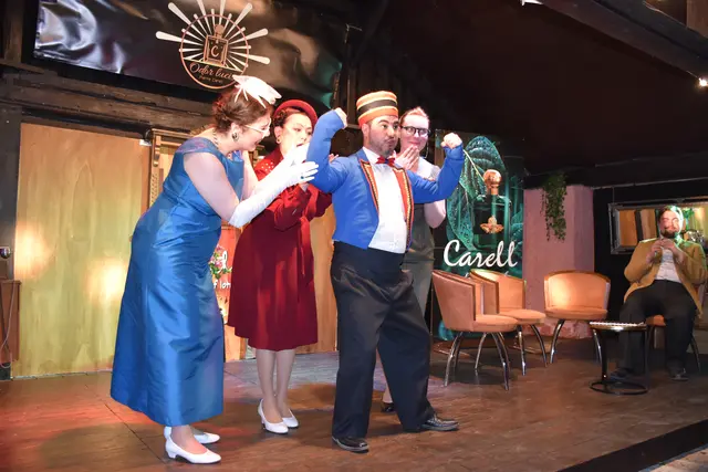 Mit viel Witz, Musik und eleganten Kostümen wurde Marilyn Monroe im Romantik Theater gefeiert. | Foto: Alexandra Goll
