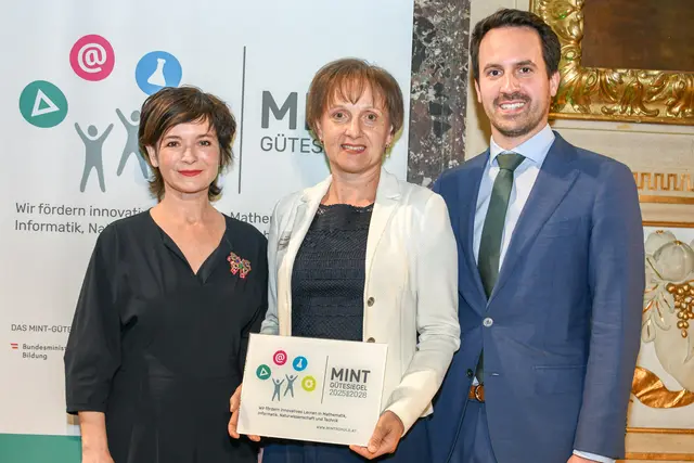 Schauspielerin Katharina Stemberger, Direktorin Monika Winkler und Bildungsminister Christoph Wiederkehr (NEOS). | Foto: Markus Prantl