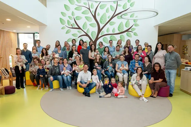 Gruppenfoto der 36. Baby-Willkommensparty der Stadtgemeinde Neulengbach. | Foto: Stadtgemeinde Neulengbach