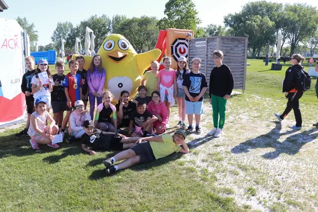 Das Sportunion Maskottchen "Ugotchi" war für viele Klassen ein beliebtes Fotomotiv
 | Foto: Sportunion Burgenland