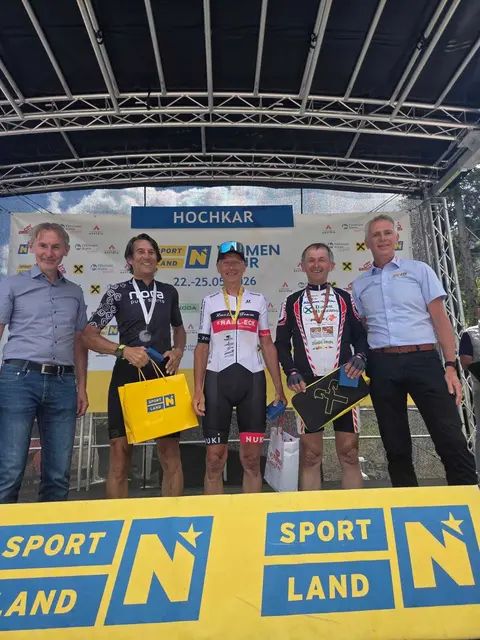 Bergrennen aufs Hochkar: Gerald Leutgeb (2.v.r.) belegte den 3. Platz. 2.Platz Helmut Rinder von Sport Nora Racing Team NÖ, 1.Platz Johann Taucher von Radl-Eck Racing Team