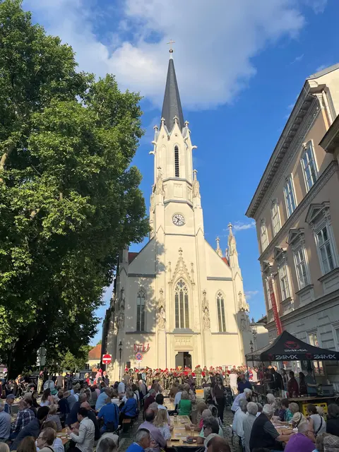 Das Platzkonzert vor der Kirche Maria Hietzing findet am 11. Juni statt. | Foto: BV Hietzing