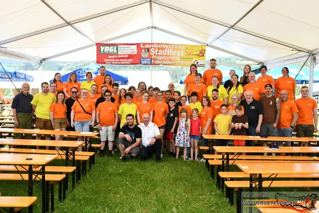 Die FF Maria Lankowitz und viele freiwilligen Helfer beim 19. Stadlfest | Foto: Kinzer/FF Maria Lankowitz