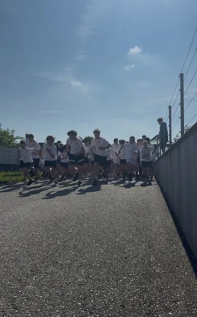Die Schüler der MS Riedau erliefen 1.102 Kilometer und sammelten damit über 5.100 Euro ein. | Foto: MS Riedau