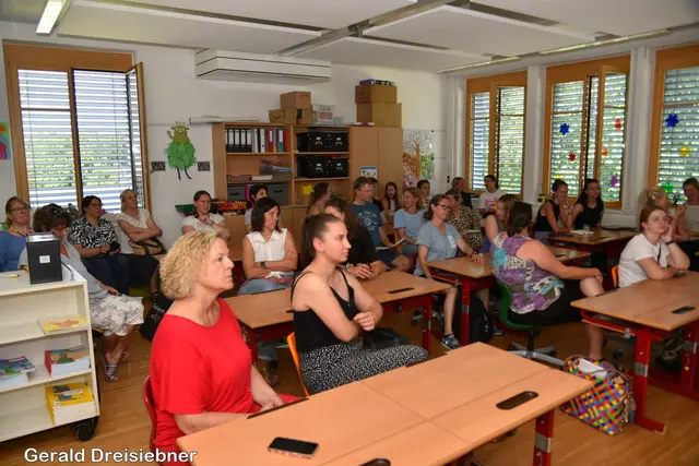 Pädagog:innen drückten die Schulbank  | Foto: Gerald Dreisiebner