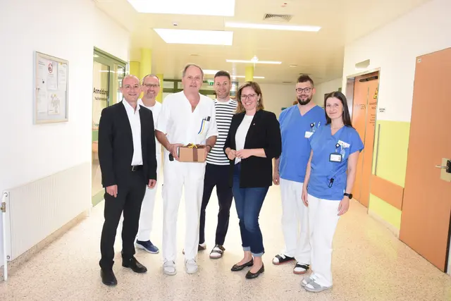 Thomas Schmallegger, Stefan Fehringer, der 
Jubilar Vladimir Brskovsky, Florian Schwarzinger,
Gabriele Kernstock, Daniel Mayerhofer und Karina Wagner. | Foto: LK Horn