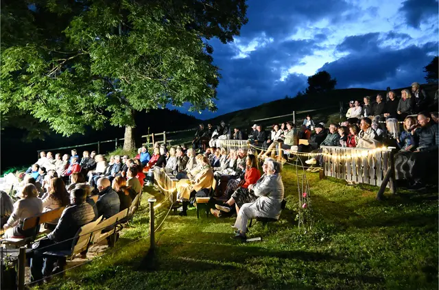 Die Hokaheye Arena bietet eine außergewöhnliche Stimmung für Konzerte verschiedenster Genres. (Am Foto: Grenzenlos: das S.T.S-bootleg im vorigen Jahr) | Foto: Sörger Berg Kultur