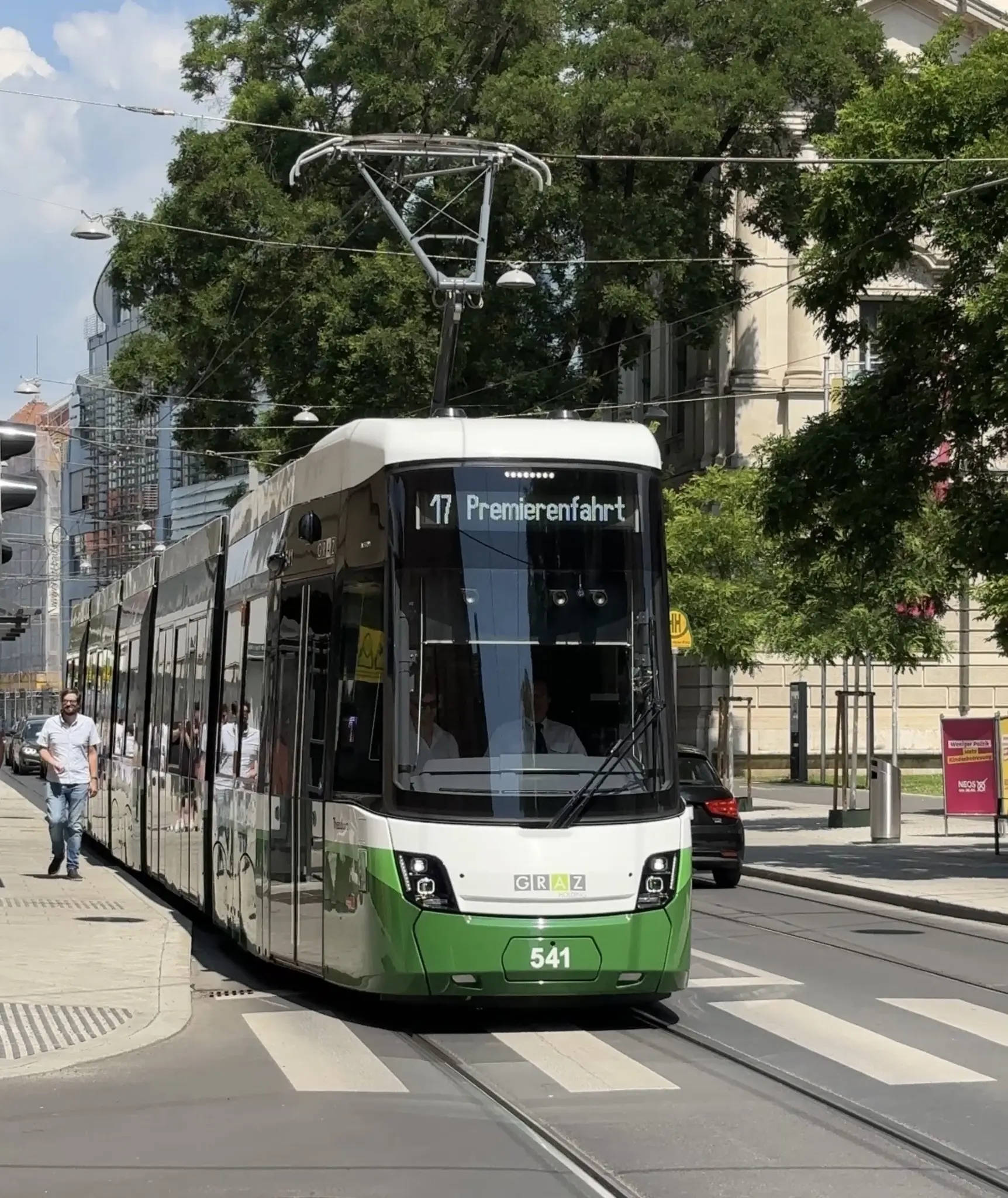 27. Mai - Graz Linien Neuheit: Erste Flexity-Straßenbahn fährt ab sofort mit Fahrgästen durch Graz