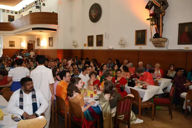 Die „Colourful Indian Night“ in der Unipfarre Innsbruck wurde für Mitglieder, Freundinnen und Freunde der Pfarre zu einem besonderen Höhepunkt des Jahres. | Foto: Elisa Fabich