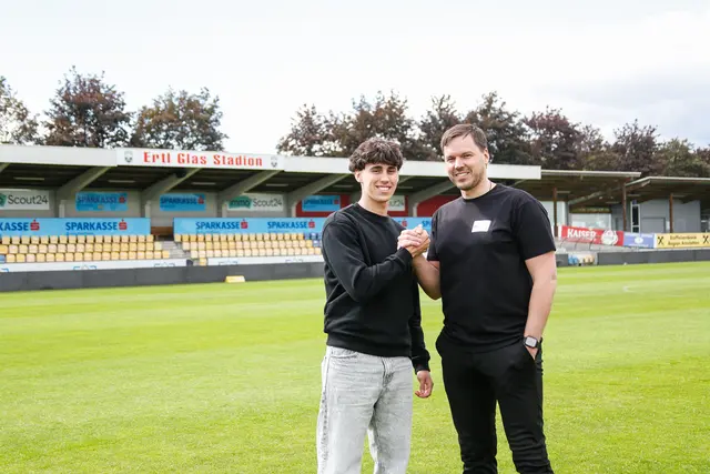 Neuzugang Jonas Ablinger mit Sportdirektor Thomas Gebauer 
 | Foto: Sabrina Waldbauer