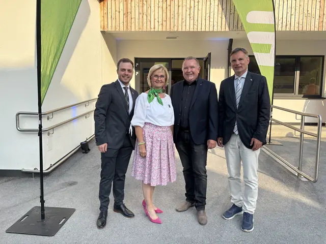 Jan Ulrich, neuer Leiter der WKO Regionalstelle Deutschlandsberg, WKO Vizepräsidentin Gabriele Lechner, RSO-Stellvertreter Johann Pirker und Bürgermeister Karlheinz Schuster bei der Location.