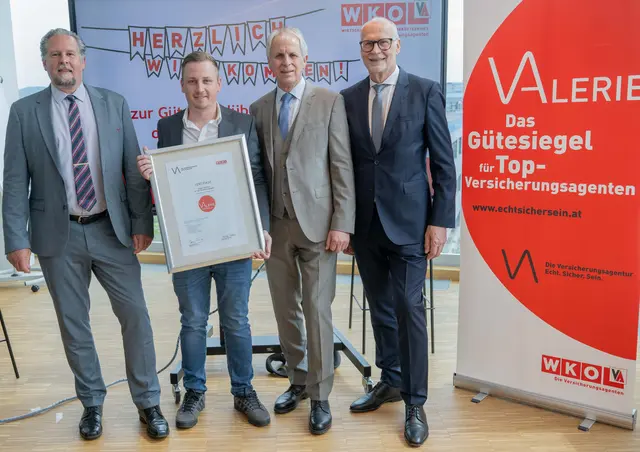Jürgen Fitzthum erhält Gütesiegel