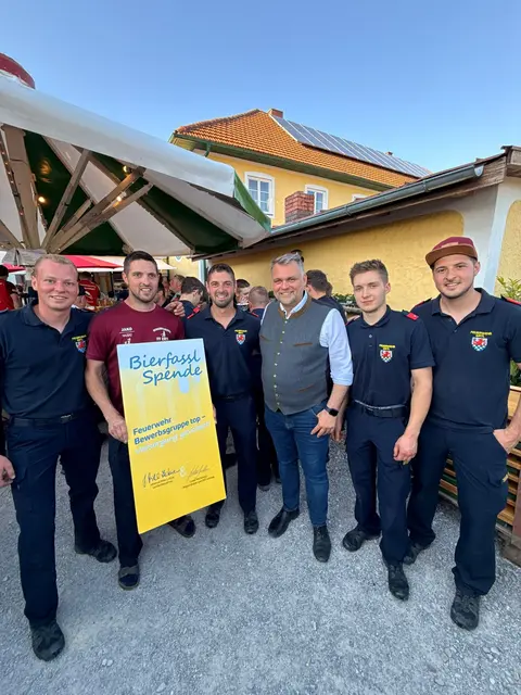 Bei der Übergabe der Bierfassspende an die FF Ertl durch LAbg. Bgm. Lukas Michlmayr | Foto: VPAM