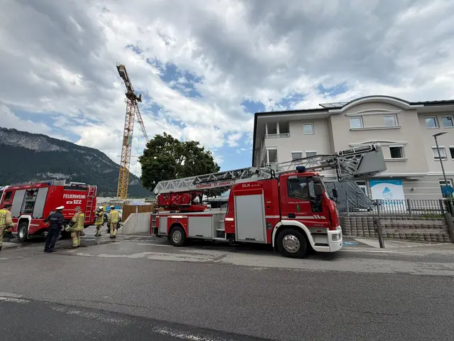 Brand in Arztpraxis: Einsatzkräfte in St. Johann gefordert
