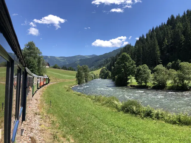 Die Murtalbahn ist Rückgrat des öffentlichen Verkehrs im Bezirk Murau.