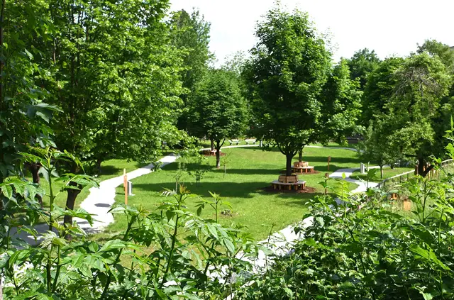 Der Forstgarten - ein grünes Paradies. | Foto: Josef Wind
