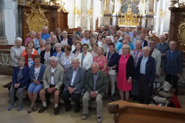 Gruppenbild in der prachtvollen Stiftskirche von Wilhering. | Foto: Seniorenbund Mitterkirchen
