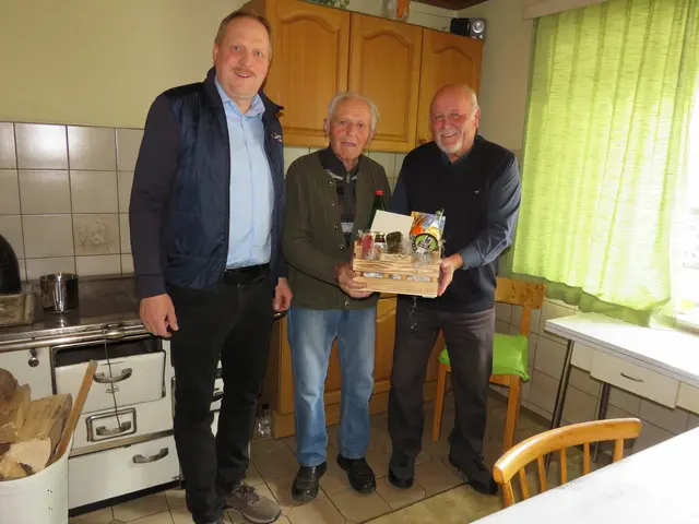 Lieben Besuch zum 90. Wiegenfest für Alois Brunner