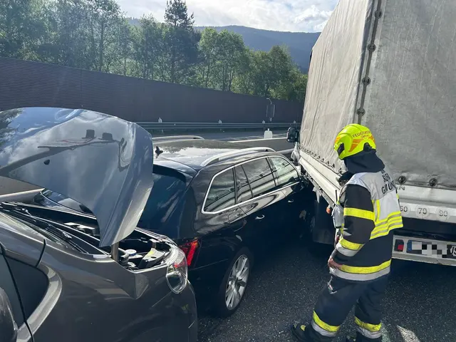 Unmittelbar nach dem Katschbergtunnel kam es auf der A10 zu einem Auffahrunfall. | Foto: Freiwillige Feuerwehr Gmünd in Kärnten