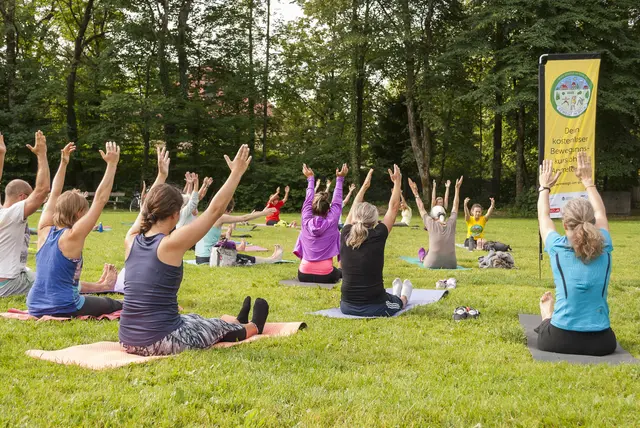 „Bewegt im Park“ startet, gratis trainieren ohne Anmeldung