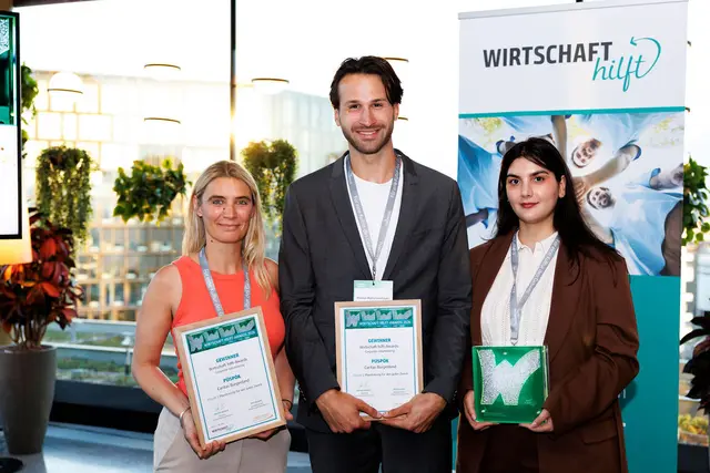 Wirtschaft hilft-Awards 2026 – Sonderpreis Corporate Volunteering v.l.n.r.: Michaela Sieger (Caritas Burgenland), Florian Rammesmayer (Caritas Burgenland), Elanur Gülec (PÜSPÖK)  | Foto: Sima Prodinger