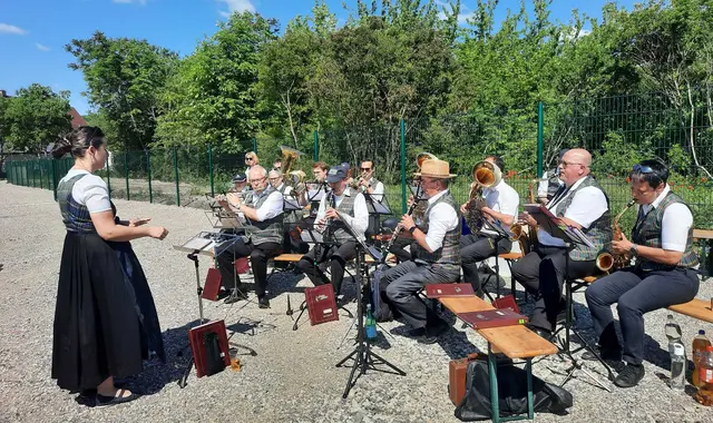 Das Blasorchester Guntramsdorf spielte auf. | Foto: Anita Winkler