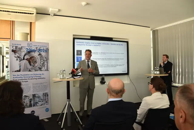 "Erlaubt uns, auf einer gleichen Basis zu konkurrieren", so Sandoz-CEO Richard Saynor in Kundl.  | Foto: Barbara Fluckinger