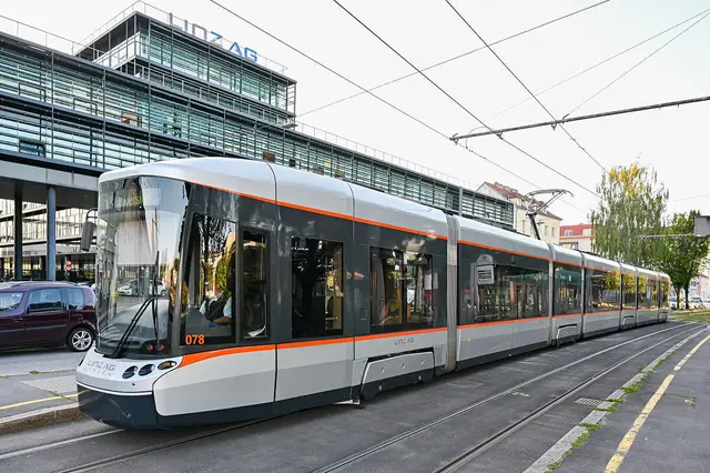 Am 30. Mai kommt es zwischen 14 und 20 Uhr zu Einschränkugen bei Bim und Bus in der Linzer Innenstadt. | Foto: Linz AG/fotokerschi