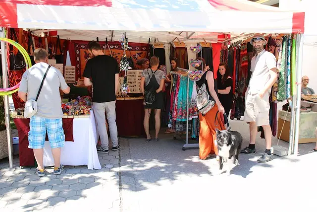 Kreativmarkt „Kultur am Land“: Handgefertigte Unikate, Kunsthandwerk und nachhaltige Produkte aus Tirol und der ganzen Welt. | Foto: Zommkemma Festival 2026