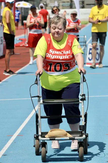 Sportlerin der Lebenshilfe Mürztal beim Rolli-/Rollatorbewerb | Foto: Special Olympics Burgenland