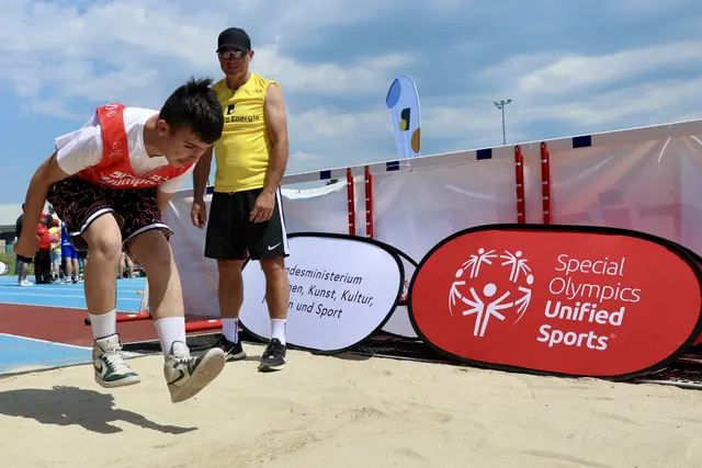 Sportler der ASO Stegersbach beim Standweitsprung | Foto: Special Olympics Burgenland