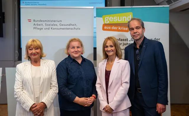 Die Expert:innen von links nach rechts: Beate Wimmer-Puchinger, Korinna Schumann, Barbara Haid und Oliver Scheibenbogen. | Foto: BMASGPK/David Habermann
