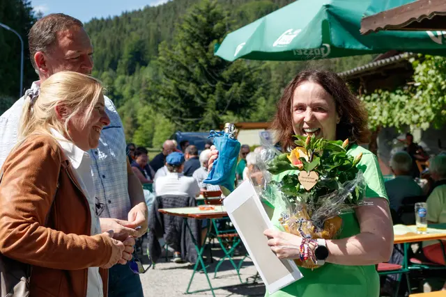 Eva König wurde reich beschenkt  | Foto: Gasthaus Reitbauer
