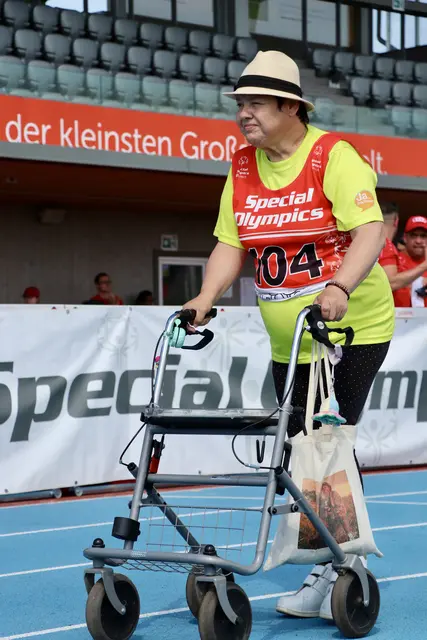 Sportlerin der Lebenshilfe Mürztal beim Rolli-/Rollatorbewerb | Foto: Special Olympics Burgenland