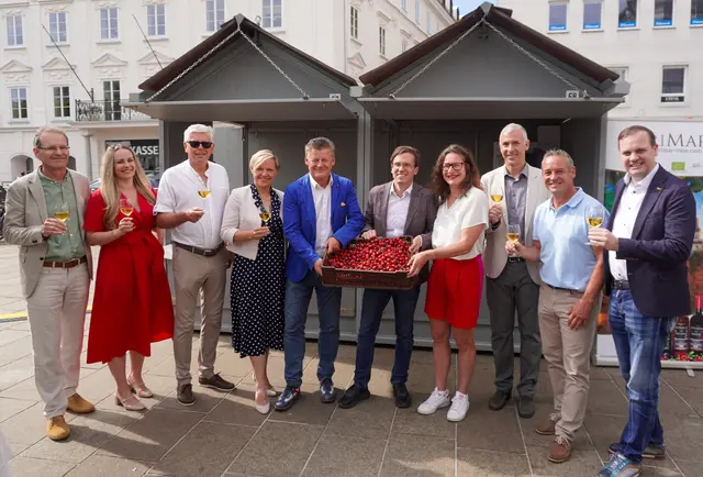 Traditionelles Kirschenfest am Neuen Platz fand statt