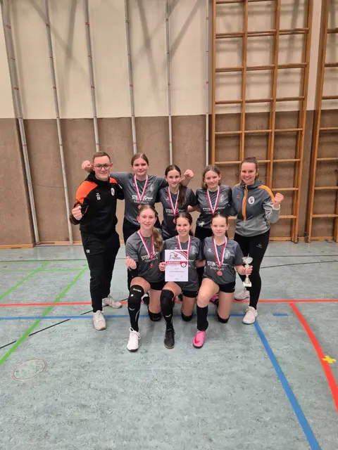 Mit U16 bei der Hallen-Landesmeisterschaft 2025/2026, Februar 2026 | Foto: Kerstin Schartmüller