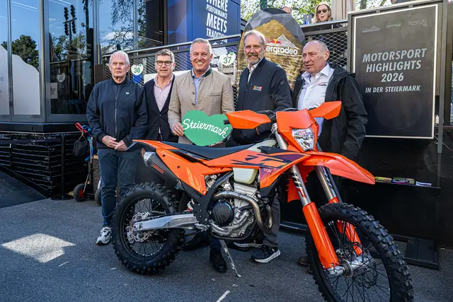 Motorsport-Guru Helmut Marko, Red Bull Ring Manager Thomas Überall, Landeshauptmann Mario Kunasek, Motocross-Legende Heinz Kinigadner und Erzberg Rodeo Mastermind Karl Katoch (v. l.) sprachen bei einem Pressetermin im April über die überregionale Wertschöpfung des Events. | Foto: Red Bull Erzbergrodeo