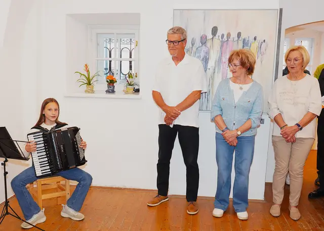 Eröffnung der Ausstellung des Fürstenfelder Künstlertrios Johann Belfin, Waltraud Trummer und Hildegard Sammer in der Galerie im Alten Rathaus.  | Foto: Waltraud Wachmann