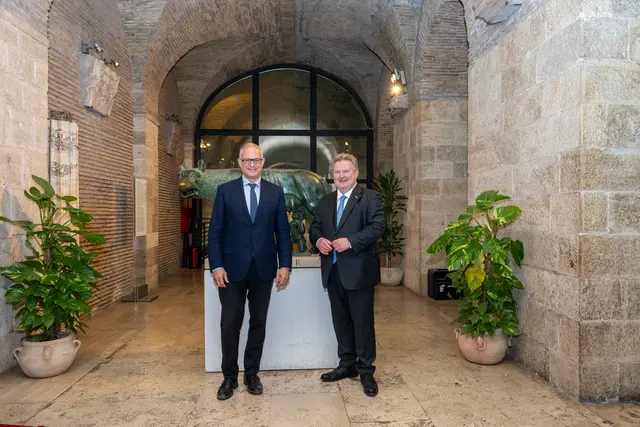 Nach einem Treffen mit Papst Leo XIV. kam es für Wiens Bürgermeister Ludwig auch zu einem Arbeitsgespräch mit Roms Bürgermeister Roberto Gualtieri (l.) | Foto: Stadt Wien