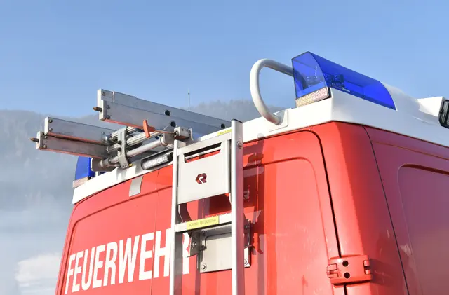 Großbrand in Wirtschaftsgebäude, L316 in Plankenwarth gesperrt