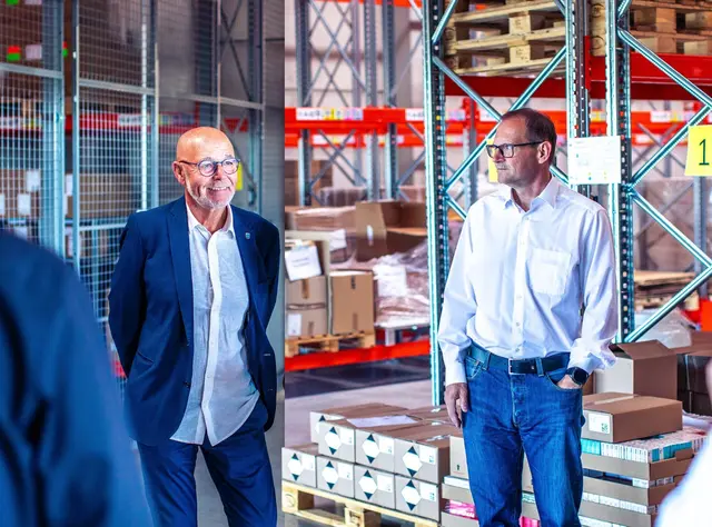 Müllendorfs Bürgermeister Werner Huf machte sich am Standort in Müllendorf ein Bild der neue Lagerhalle.  | Foto: Joshua Jagersberger