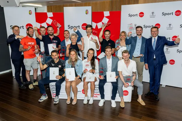 Strahlende Gesichter bei den Supercoaches 2026 bei der Preisverleihung im Olympiazentrum in Linz. | Foto: MeinBezirk OÖ/Pils