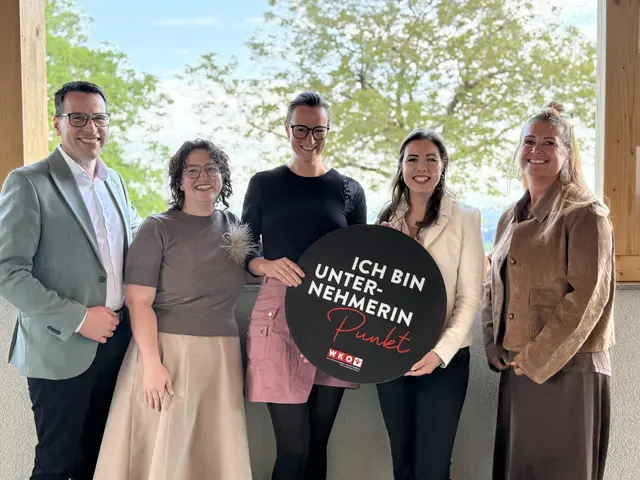 Von links: Klemens Ruttmann, Julia Neubauer, die neue Bezirksvorsitzende Klara-Maria Hörschläger, Lisa Sigl und Karin Schwarz. | Foto: FidW UU