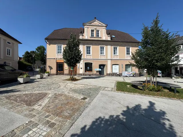 Christoph Ferlin hat zusammen mit seinem Vater Johann Ferlin die alte Apotheke in St. Paul gekauft, um daraus Wohnungen zu machen. | Foto: Privat
