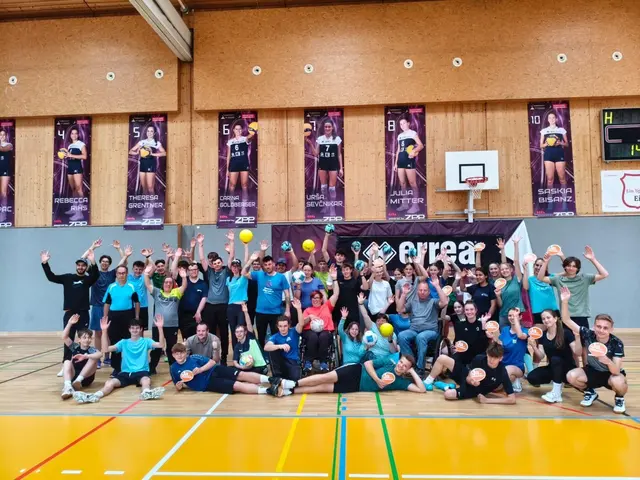 Die Schülerinnen und Schüler des BORG Eisenerz und die Sportlerinnen und Sportler der Lebenshilfe Trofaiach erlebten zusammen einen sportlichen Nachmittag. | Foto: Markus Hintringer