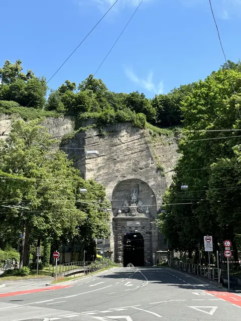 Die Nähe zum Mönchsberg und eine zentrale Lage zeichnen den Stadtteil Riedenburg aus.
 | Foto: Lisa Gold