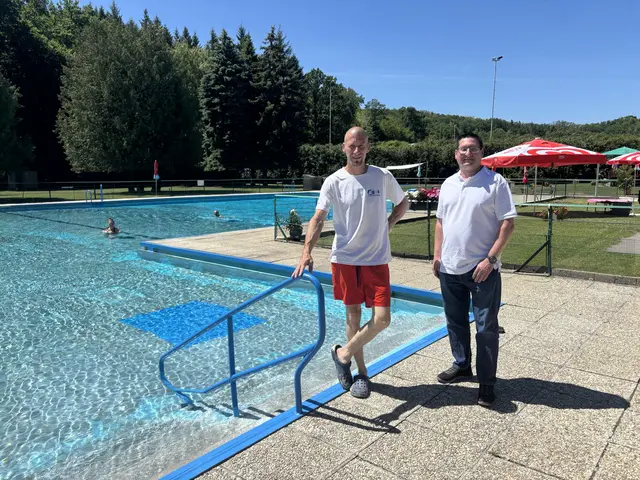Große Freude, dass die Waldbad-Saison gesichert ist.