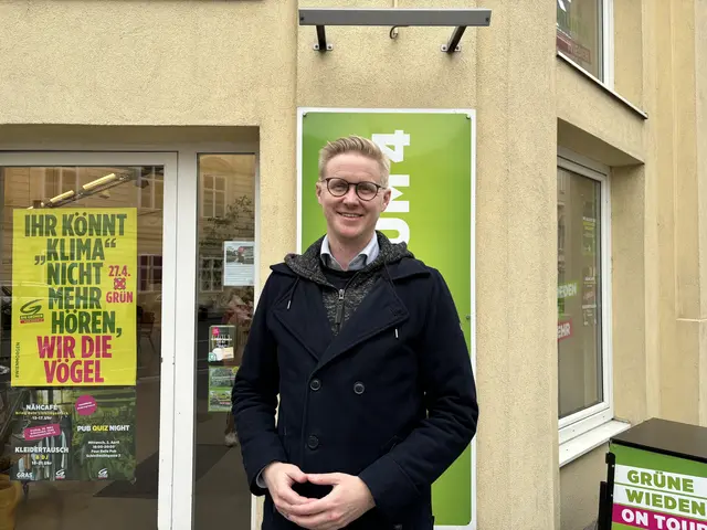Pascal Riepl (Grüne, im Bild) hat Leon de Castillo ins Gespräch gebracht. Der Veranstalter wird das Freihausviertelfest organisieren. | Foto: Nathanael Peterlini/MeinBezirk