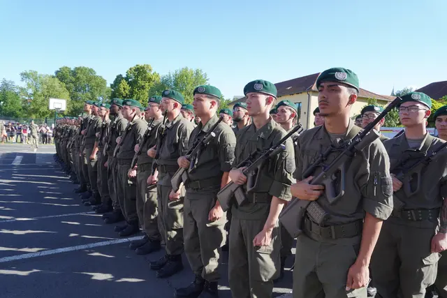 102 Rekruten wurden am Donnerstag bei einer feierlichen Angelobung in Mattersburg in den Dienst des Österreichischen Bundesheers aufgenommen. | Foto: Jennifer Flechl / MeinBezirk